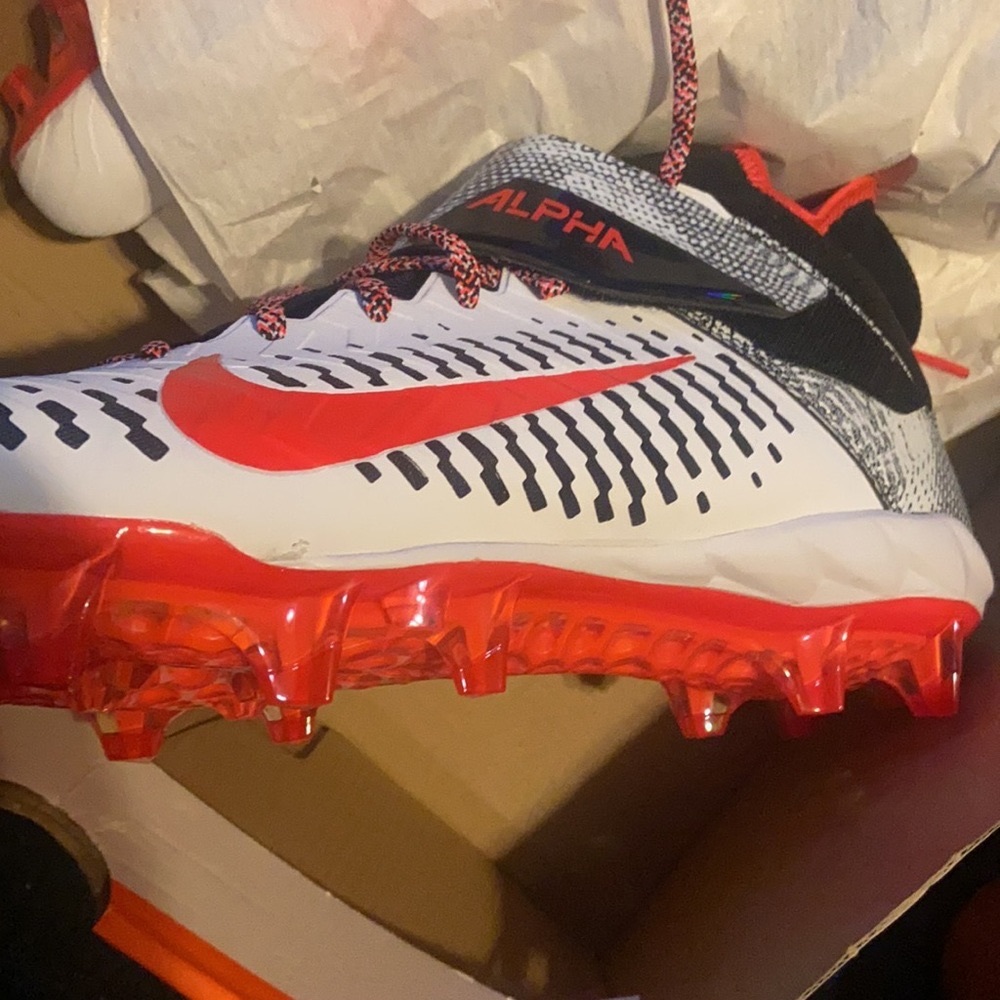 NWT Nike Alpha Menace Pro 2 MID